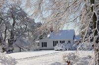 Gallery Image house_in_snow_small.JPG