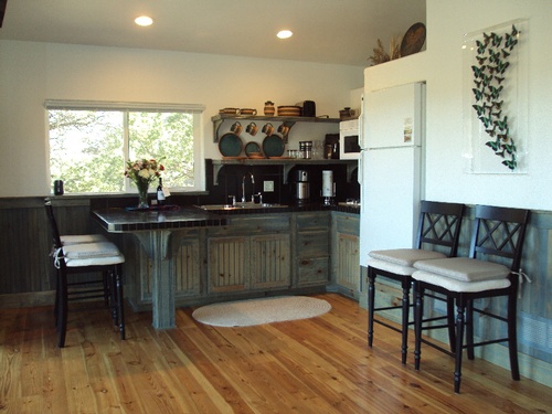 Lindauer Cabin Dining and Kitchen