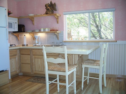 Lottie Deno Cabin Dining and Kitchen