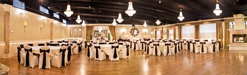 Main seating area facing the buffet