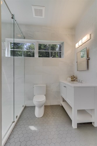 Gallery Image Downstairs_guest_bath__-_Photo_by_Matthew_Witschonke.jpg