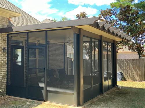 Gallery Image Screen_Room_(1).jpg