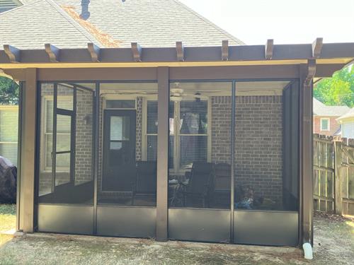 Gallery Image Screen_Room_(2).jpg