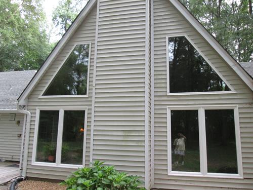 Custom window replacements and additions by Lucius Complete Home in Bartlett, TN. These energy-efficient designs brighten interiors, enhance curb appeal, and improve year-round comfort, built right and built for Memphis weather.