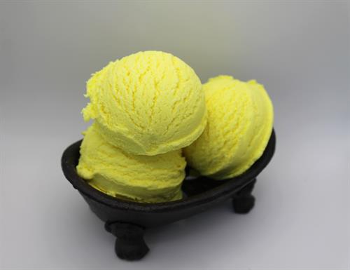 Bright, bubbly, and bursting with citrus — our Lemon Drop bubble bath scoops turn any bath into a fizzy, fun escape.