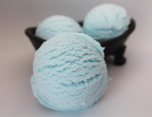 Cool, crisp, and calming — our Mountain Break bubble bath scoops bring a breath of fresh air to your bath time.