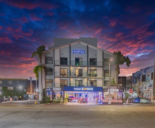 Gallery Image B2D2BDBF-FE82-4BFE-9560-34EF162B1D11.jpeg