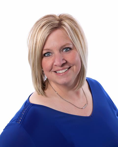 Michelle St. Amour: Agent - Walker