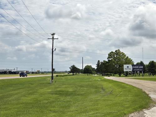Gallery Image S106157W_Bank_Iowa_D20825_R-_NOW_OPEN_IN_CLEAR_LAKE10X28_VINYL_20250623_Approach.jpg