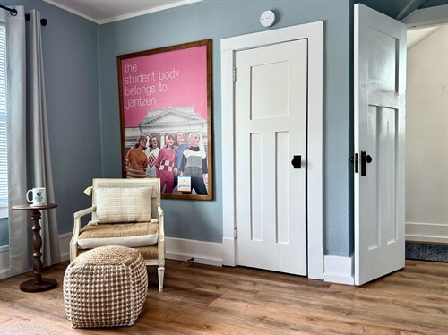 King Bedroom reading nook