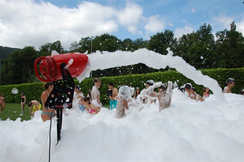 Core memory right here! The kids will talk about their foam party for years to come. 