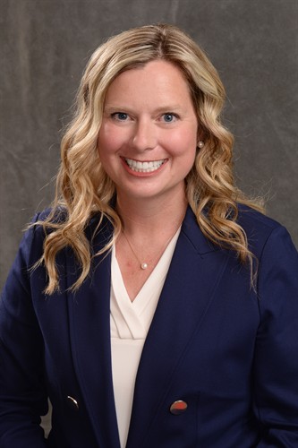 Gallery Image Erica_Tweeten_-_Edward_Jones_Professional_Photo.jpg