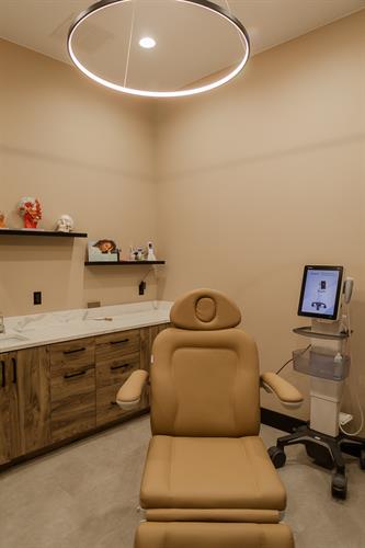 Injection room with state of the art ultrasound technology 