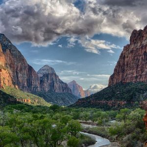 Gallery Image ZionCanyonSouthLooking.jpg