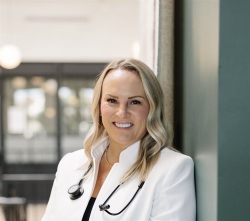 20+ years of nursing experience, now delivering care directly to you.