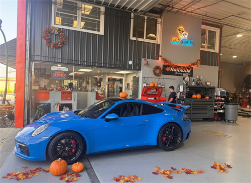 Gallery Image autumn_porsche_auto_repair.png