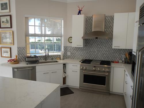 Gallery Image 2GUYTON_Custom_Kitchen.JPG