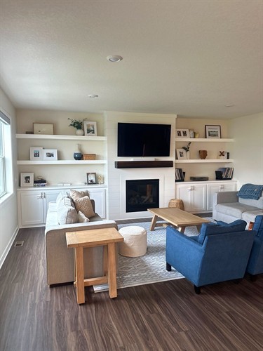 Gallery Image Ricci_Livingroom.jpg