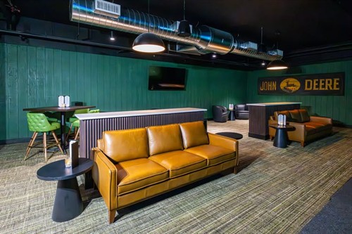 Gallery Image PTB_PARTY_ROOM.jpg