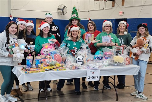 2025 Santa Tina and Volunteers