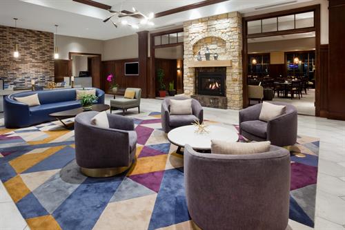 Gallery Image Sheraton_Woodbury-Lobby_Full-low_res.jpg