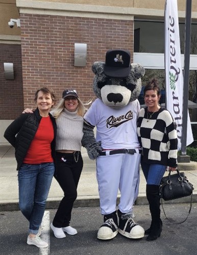 Dinger supporting our Dash for Veterans event!