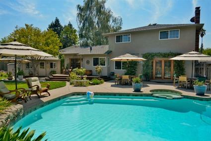 Absolutely beautiful home located in a court and backyard oasis - Sold! 