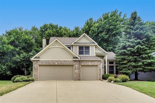 Gallery Image exterior_front_direct.jpg