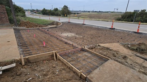 Gallery Image Euless_121_City_Walk_and_Approach.jpg