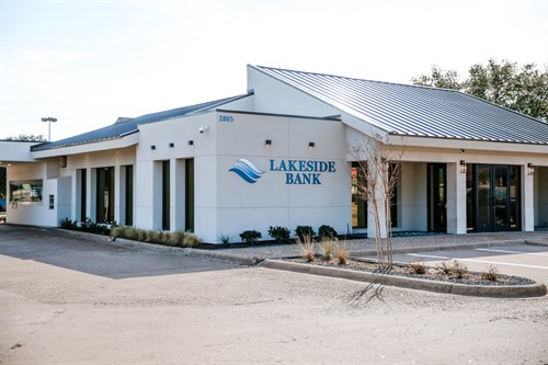 Gallery Image Lakeside_Bank_2023-19.jpg