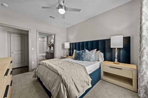 Gallery Image 8F4A5743.jpg