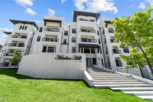 Gallery Image 8F4A5905_(1).jpg