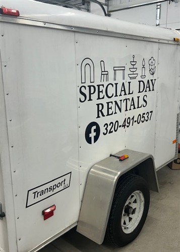 Gallery Image Special_Day_Rentals_Table_and_Chairs_Exterior.jpg