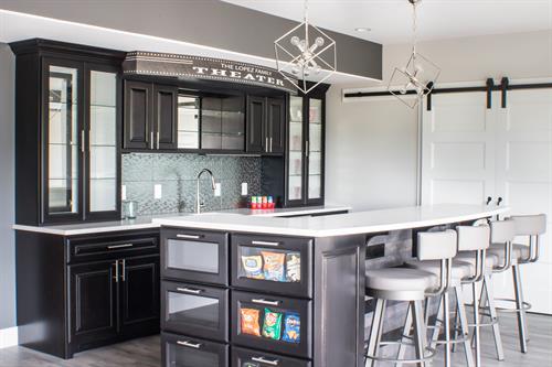 Modern Kitchen with snack cabinets 