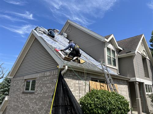 Gallery Image commercial_roof_-_hoa_-_property_management_-_roofing_-_roof_replacement_-_storm_damage_-_insurance_-_madison_wi.jpg