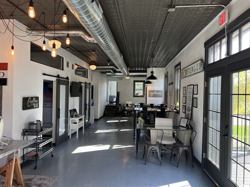 Comfortable and modern spaces to meet with your RE/MAX Preferred agent.
