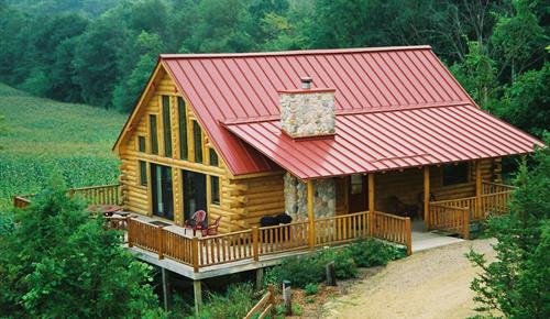 Outdoor view of log cabin 