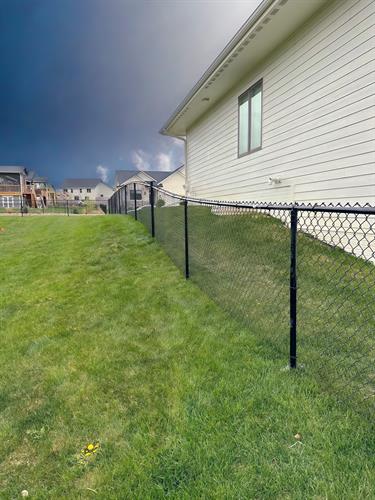Gallery Image 4'_black_chain_link.jpg Gallery Image 4'_black_chain_link.jpg