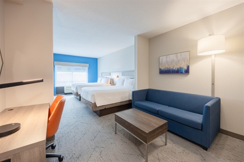 Double Queen Suite with Pull-out Couch
