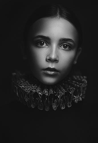 Gallery Image Amber_Leanne_Rothberg_Roza_Sampolinska_-51_BW_copy.jpg Gallery Image Amber_Leanne_Rothberg_Roza_Sampolinska_-51_BW_copy.jpg