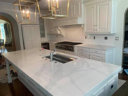 Gallery Image Calacatta_White_NA_Kitchen.jpg