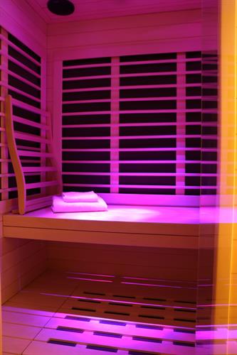 Infrared Sauna & Chromotherapy