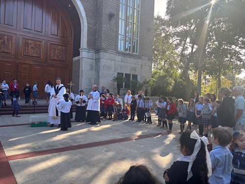 Gallery Image Blessing_of_the_Animals_3.jpg