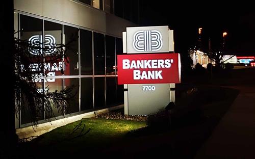 Gallery Image Bankers_Bank_Exterior_Illuminated_Monument_Madison_La_Crosse_Sign_Group_background.jpg