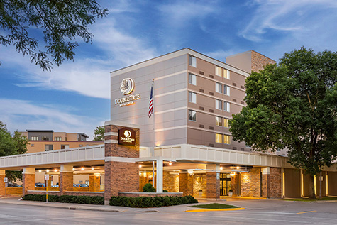 Gallery Image DoubleTree-Hilton-Madison-Downtown-Exterior.jpg
