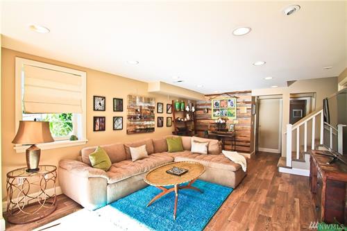 Staging & Photography - Lower Living Room @ Magnolia (Owner/Agent Decor) Staging & Photography - Lower Living Room @ Magnolia (Owner/Agent Decor)