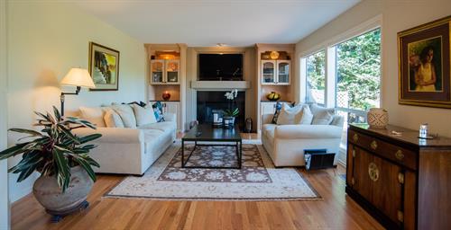 Staging & Photography - Living Room @ Hidden Ridge (Owner's Decor) Staging & Photography - Living Room @ Hidden Ridge (Owner's Decor)