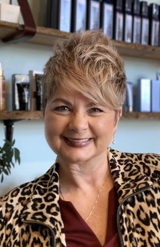 Meet Mary, Experienced Stylist & Image Consultant