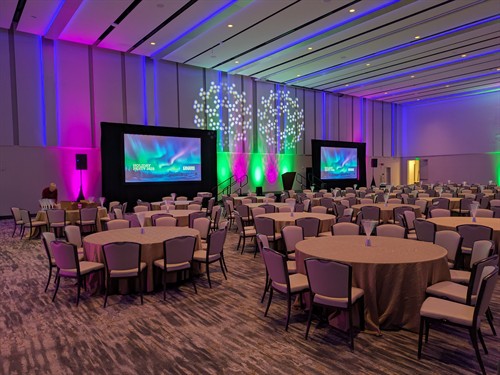 Gallery Image LD_Techniques_-_Holiday_party_2.jpg