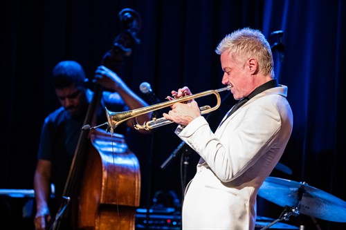 Gallery Image CB-8419.jpg